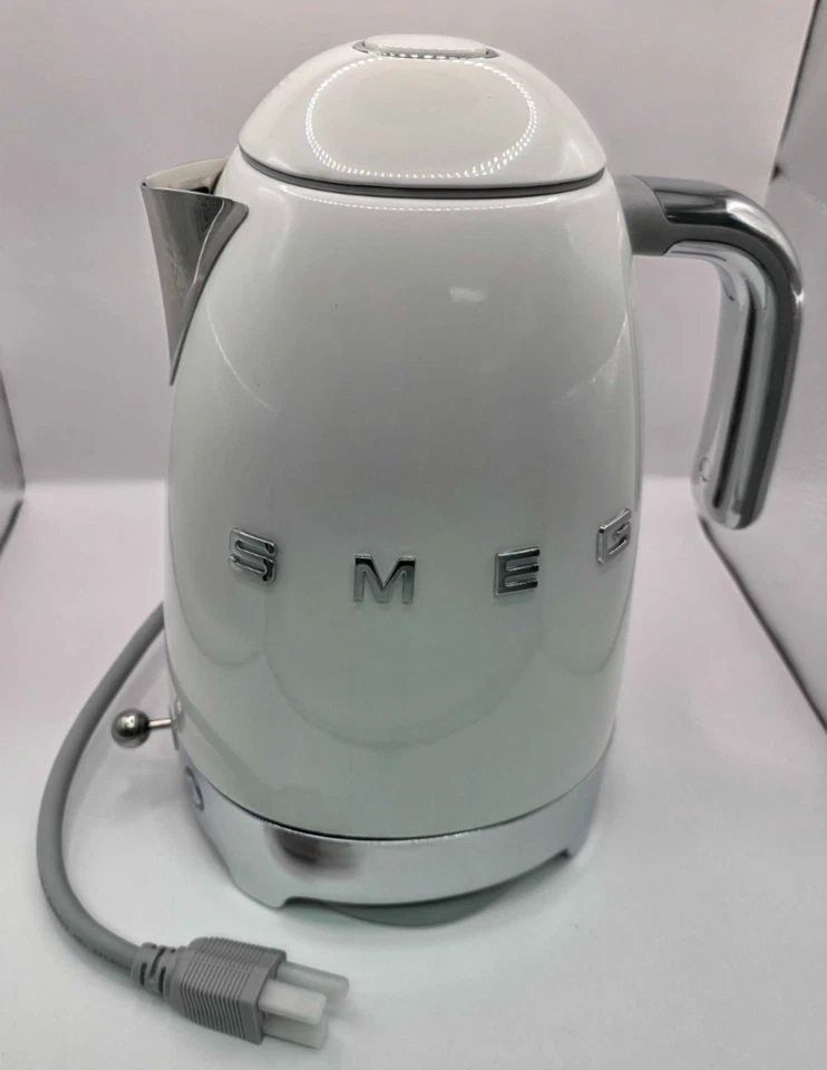 Hervidor de temperatura variable estilo retro Smeg - blanco (7 tazas) Foto 4 de 4