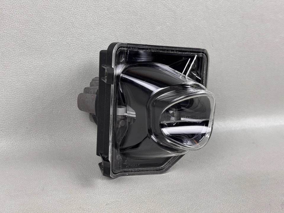 ¡COMO NUEVO! LEXUS RX350 RX450H 2016-2020 lado del pasajero derecho LED luz antiniebla esquina OEM Foto 2 de 4