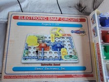 ELENCO Snap Circuits Jr. 100 Experiments Electronics Discovery Kit Read