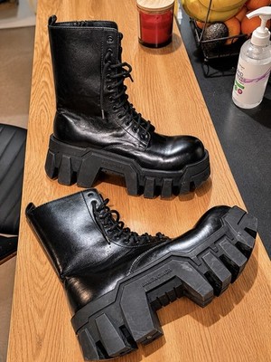 Balenciaga Men's Black Leather Lace-Up Combat Platform Boots Round Toe EU 42