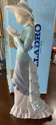 Vtg LLADRO #5000 "Lady Reading A Book RETIRED W/Box - Picture 5 of 11