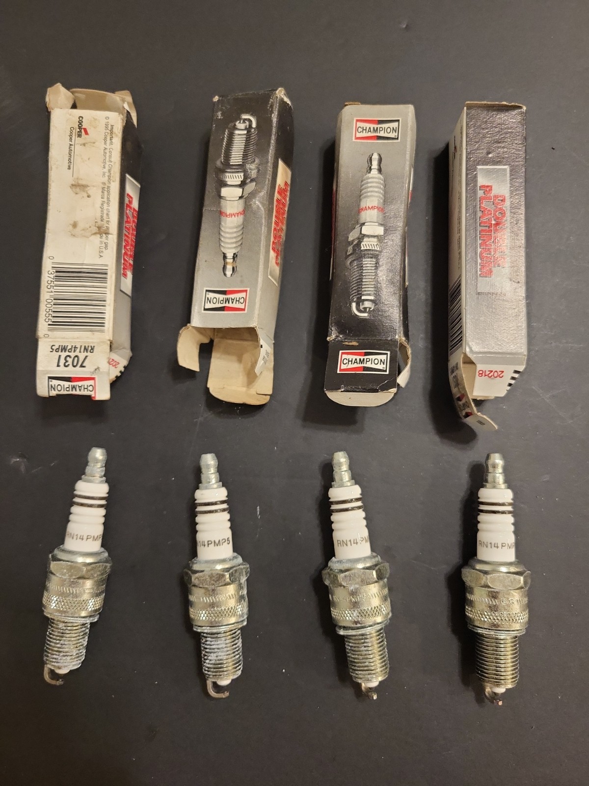 Champion 7031 Double Platinum Spark Plugs RN14PMP5 Set Of 4 New Old Stock NOS 
