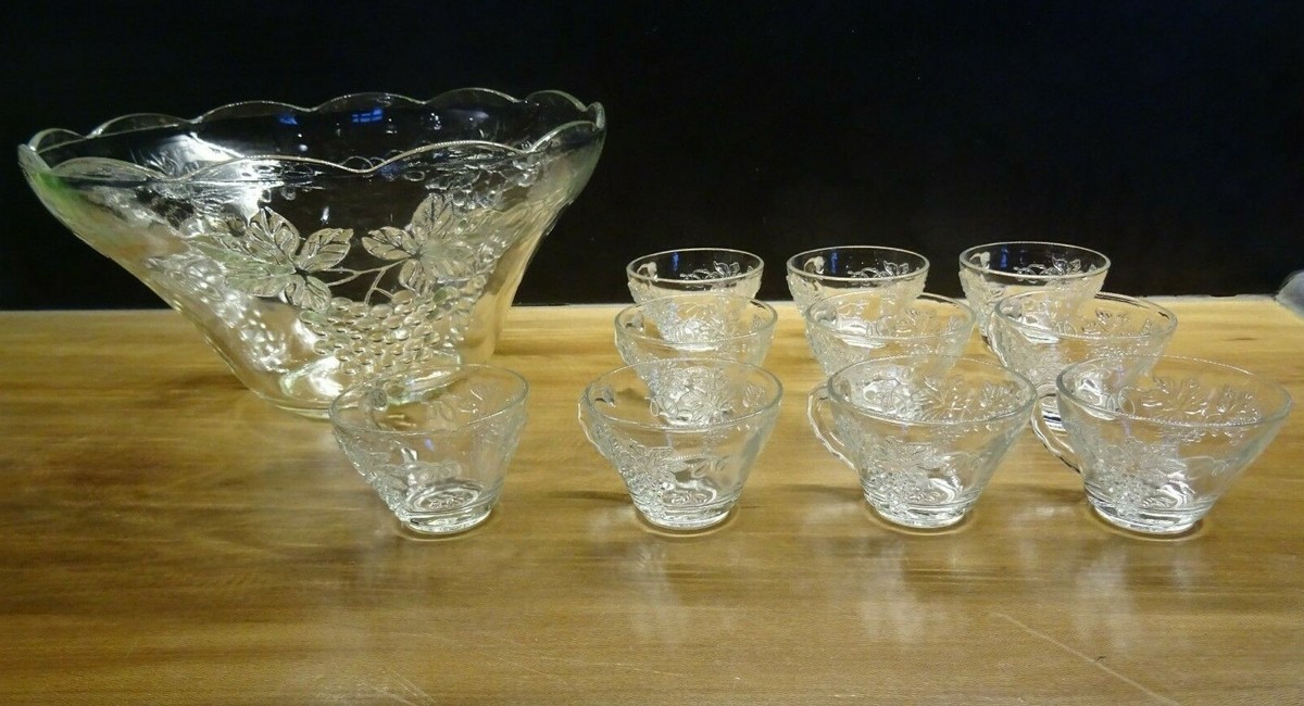 SERVICE À SALADE de fruits en verre composé d'un saladier et de 8 coupelles EUR 25,00 - FR