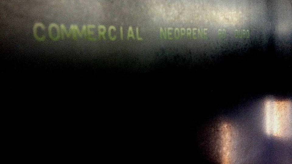 Folha de borracha de neoprene sólida 3/8" espessura x 4" L x 12" L almofada reta 60 Duro Std Flex - Imagem 4 de 4