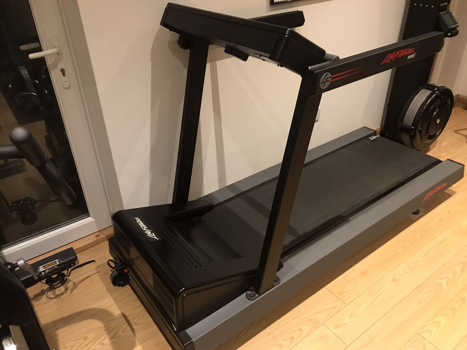 Life Fitness 9100hrt classic Recent Reconditioned Treadmill Lifefitness