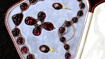 Antique 206.60 Ct Garnet 1.49 Ct Diamond 8k and 9k Yellow Gold