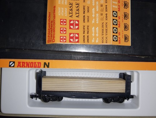 Arnold 5485  4-achsiger Holz-Transportwagen div. Bahngesellschaften in OVP; N | Zustand: Neu