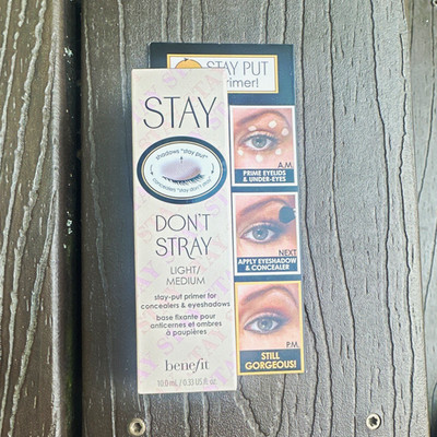 Benefit Stay Don't Stray Light/Medium Eyeshadow Primer Matte Long Lasting 0.33