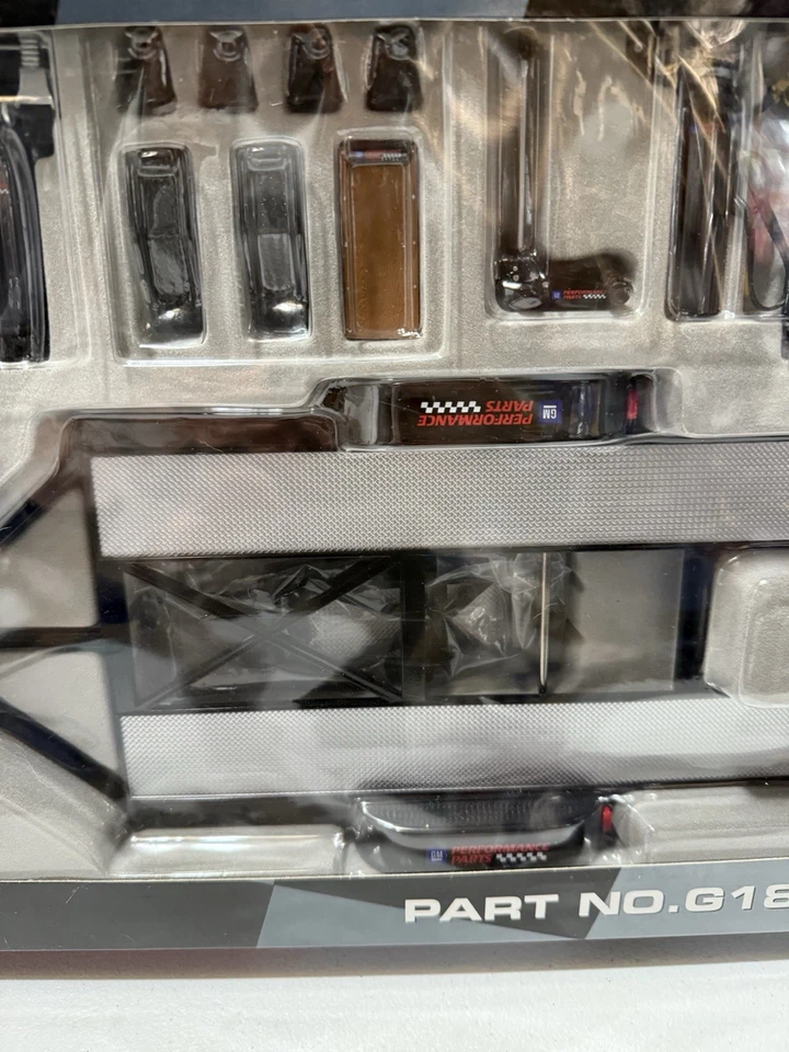 GMP GM PERFORMANCE 1:18 Tool & Trailer Set Diecast Car Model Accessory Set - Image 3 of 4