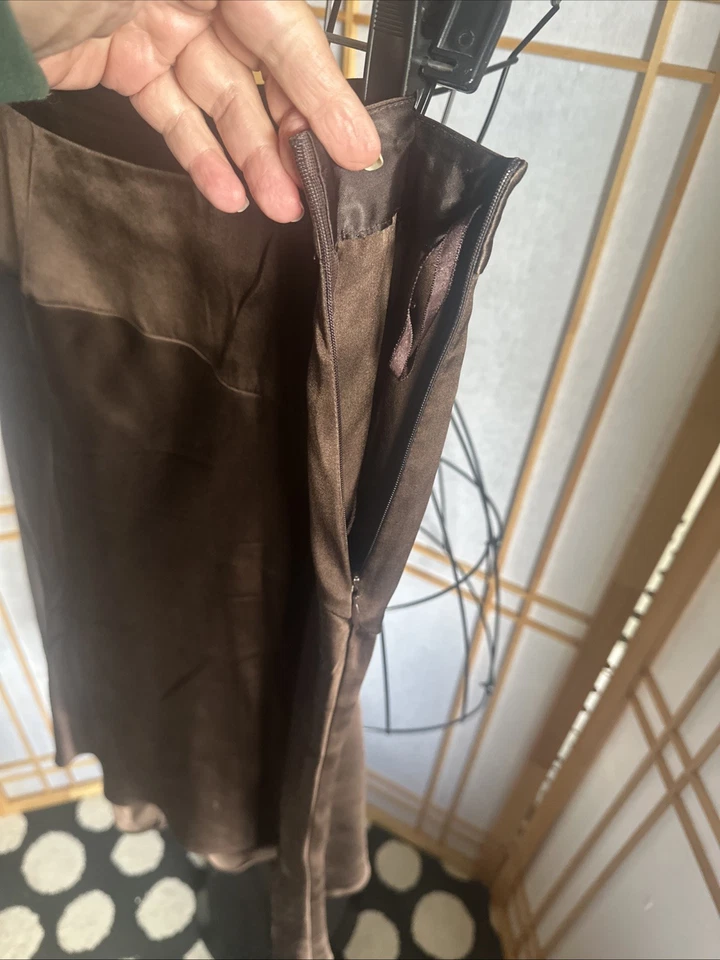 Falda Banana Republic 100% SEDA Marrón Cremallera Lateral Talla 12 Usada en Excelente Condición-Como Nueva Foto 4 de 4