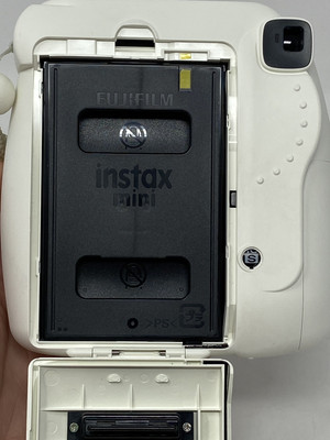 Fujifilm Instax Mini 8 Instant Film Camera White w/ Box & Manual Fujifilm Instax Mini 8 Instant Film Camera White w/ Box & Manual