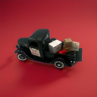 Danbury Mint 1:24 Ford 1935 U.S. Mail Truck Diecast Black/Green/White w/ Box