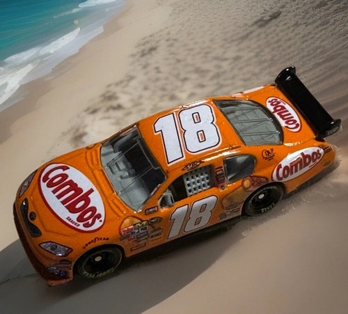 1/64 Nascar Diecast, Kyle Busch #18, Combos, COT, 2009