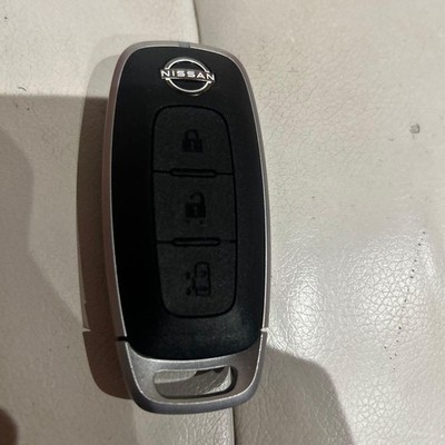Nissan Smart Key 3-Button Replacement Key Fob for Split Sliding Door Vehicle