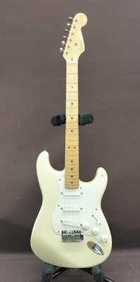 FENDER USA ERIC CLAPTON STRATOCASTER Used Alder body Maplefingerboard w/Hardcase