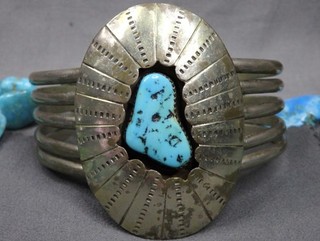 1980 NAVAJO Arizona SLEEPING BEAUTY TURQUOISE Nickel 68g 2.38"wd Cuff Bracelet