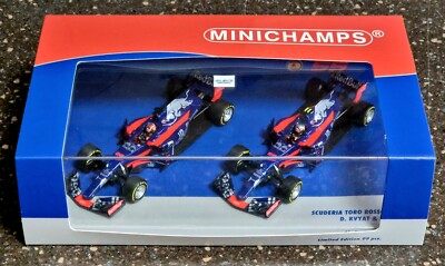 Minichamps 472 172655 Scuderia Toro Rosso STR12 D.Kvyat & C.Sainz 1:43 Ltd Edn