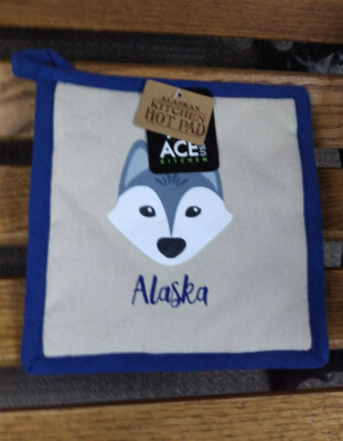 Alaska Theme Decorative Hot Pad souvenir! Cute Husky Face with Alaska below 8X8''