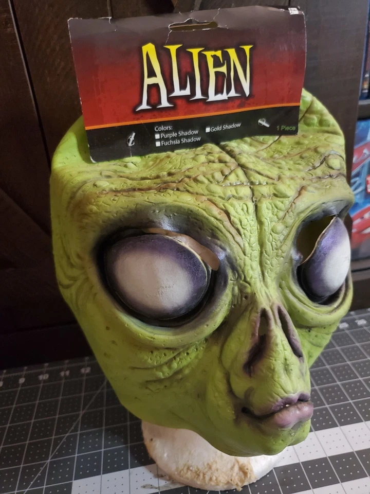 Green area 51 Alien Scary Sci-Fi Halloween Mask by charades costume visitors new - Image 3 of 4