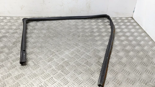 PEUGEOT 307 S MK1 2007 DOOR WINDOW RUBBER (FRONT PASSENGERS) 