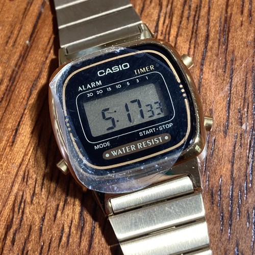 Vintage Casio Digitaluhr LA670W goldfarbene Damenuhr funktioniert