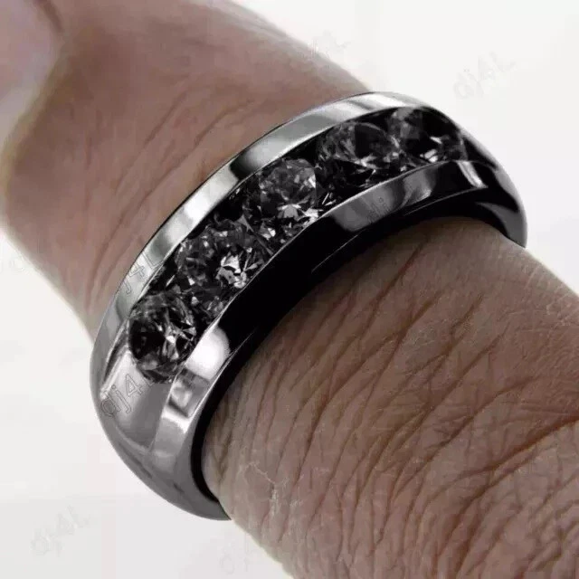 Alianza de boda de diamantes creados en laboratorio de 3 quilates para hombre enchapado en oro negro de 14 quilates corte redondo Foto 4 de 4