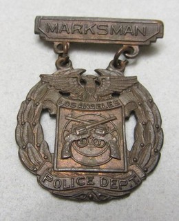 VINTAGE LOS ANGELES POLICE DEPARTMENT MARKSMAN BRASS PIN/MEDAL