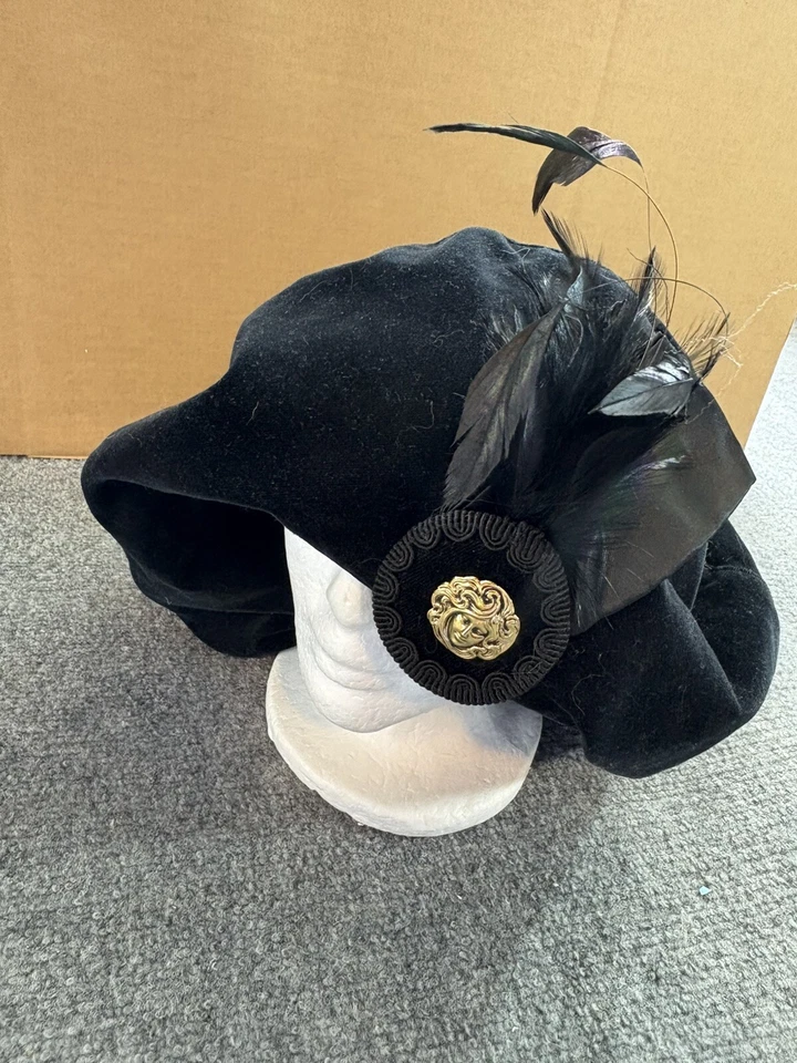 De Colección J. Peterman Co Gorra Grande Boina Terciopelo Plumas Gran Tamaño Boho Dramático Años 90 Foto 2 de 4