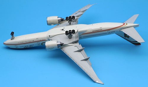 Avión diecast JC Wings 1:200 Etihad Airways B777-200LR modelo A6-LRB solapa hacia abajo - Imagen 13 de 13