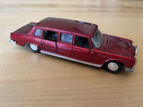 Dinky Toys 128 Mercedes Benz 600 Limousine late issue Good Condition *Made In UK - Picture 3 of 10