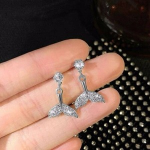 Authentic Simulated 2 Ct Round Cut Diamond Fish Tail Stud Earring In 14k White Gold Plated