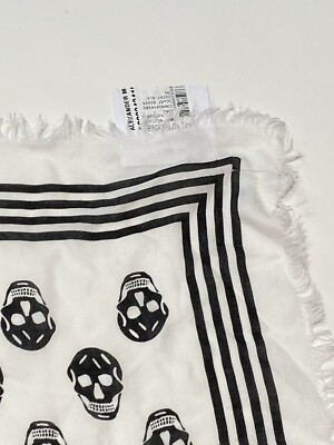 小物 Alexander McQueen Skull Scarf Women's Skull Scarf in Black | McQueen US
