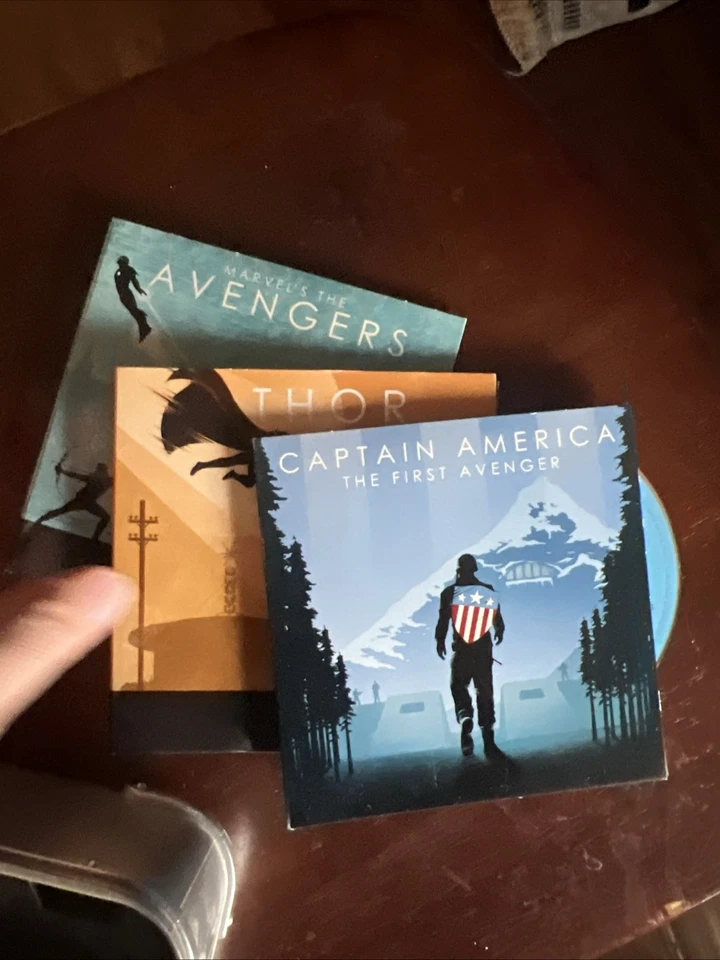 Marvel Cinematic Universe: Phase One Avengers Assembled Blu-ray suitcase Foto 4 de 4