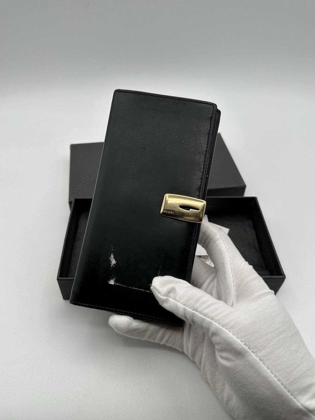 Authentic Gucci Men's Gold G Clasp Bi-Fold Wallet Card Holder-image