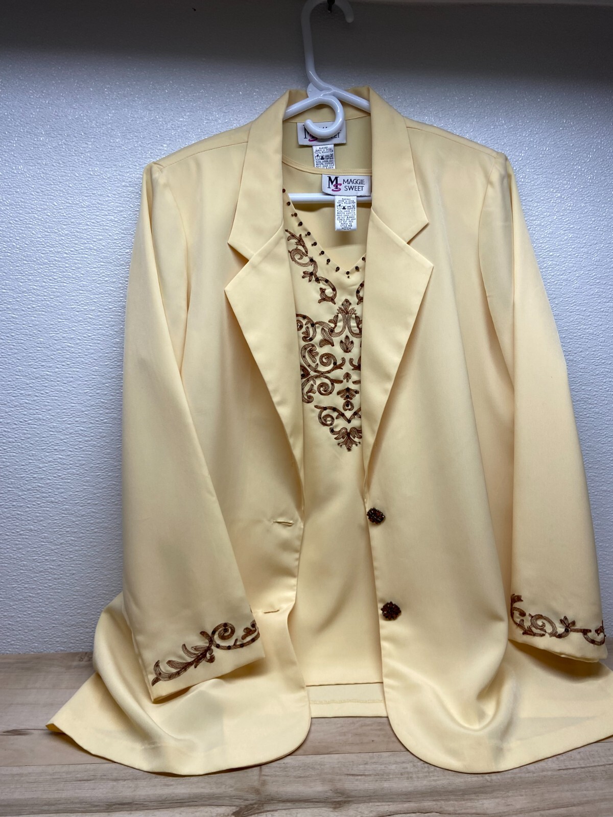 Vtg Maggie Sweet Women Yellow Embroidered Jacket And Tank Top Blowse Set Size: M