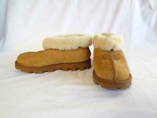 Cozy UGG Sheepskin Lined Chestnut Colored Slipper Shoes Size 6