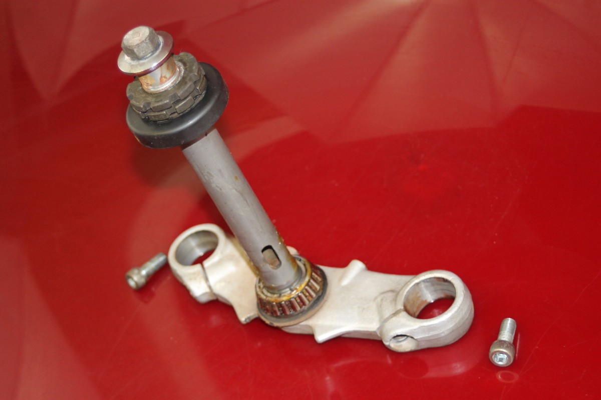 90-96 kawasaki vulcan 500 FRONT FORKS CLAMP LOWER TRIPLE TREE STEM