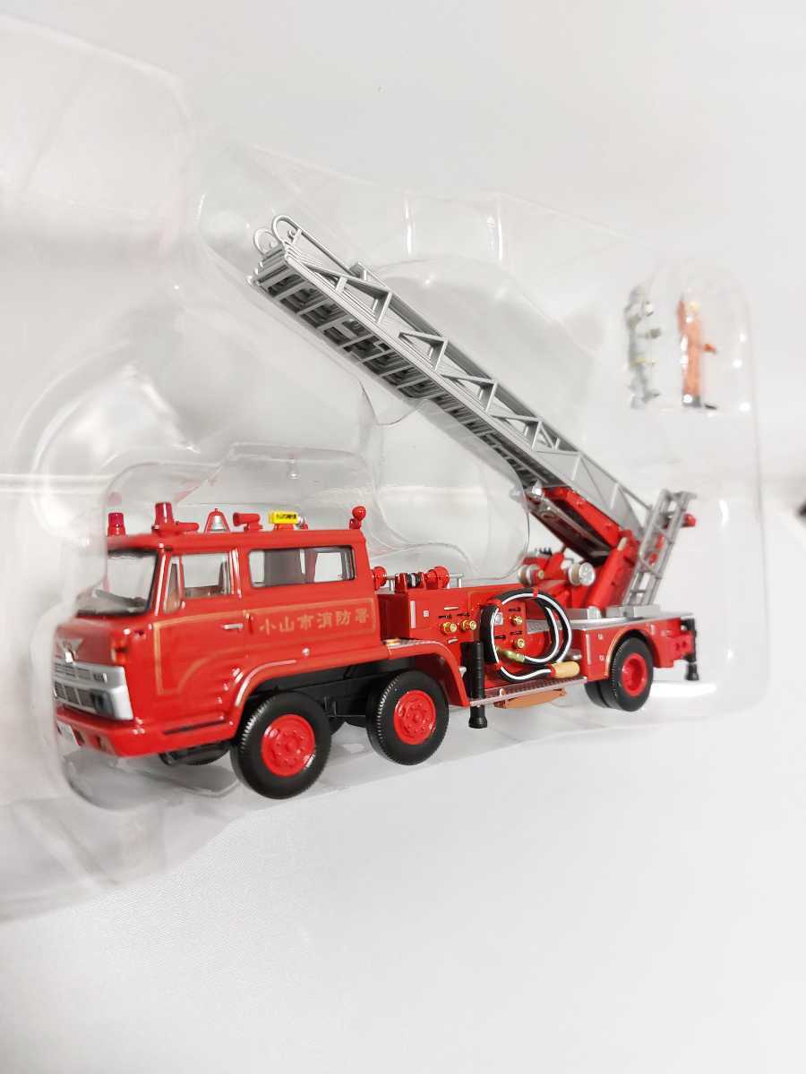 Tomica limited vintage LV-N24b Hino TC343 with ladder fire engine