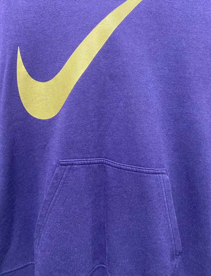 Sudadera con Capucha Nike Therma Fit Niñas/Jóvenes Talla XL Púrpura con Swoosh Dorado Foto 4 de 4