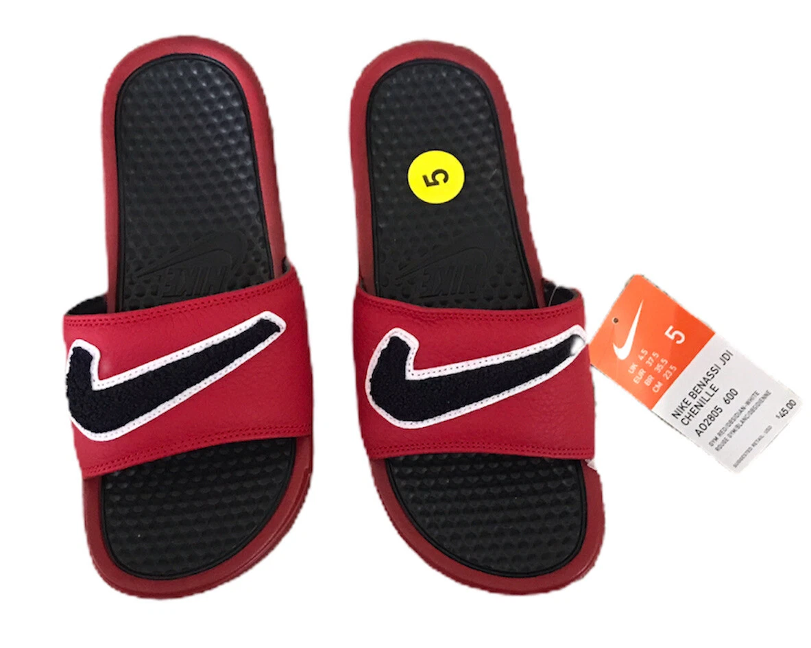 AO2805 600 Nike Benassi JDI Slide Ciniglia Rosso Blu Ossidiana Bianco Uomo Taglia 5