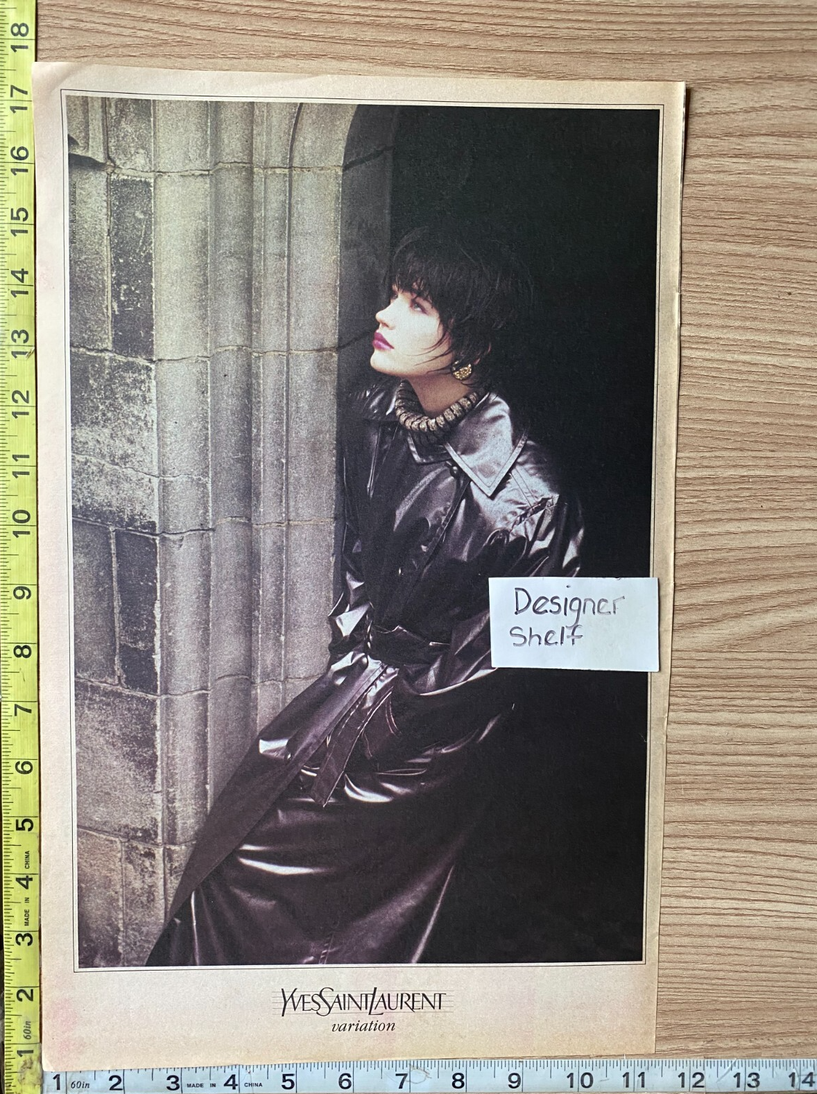 Giacca pelle Yves Saint Laurent moda 1986 stampa vintage pubblicità