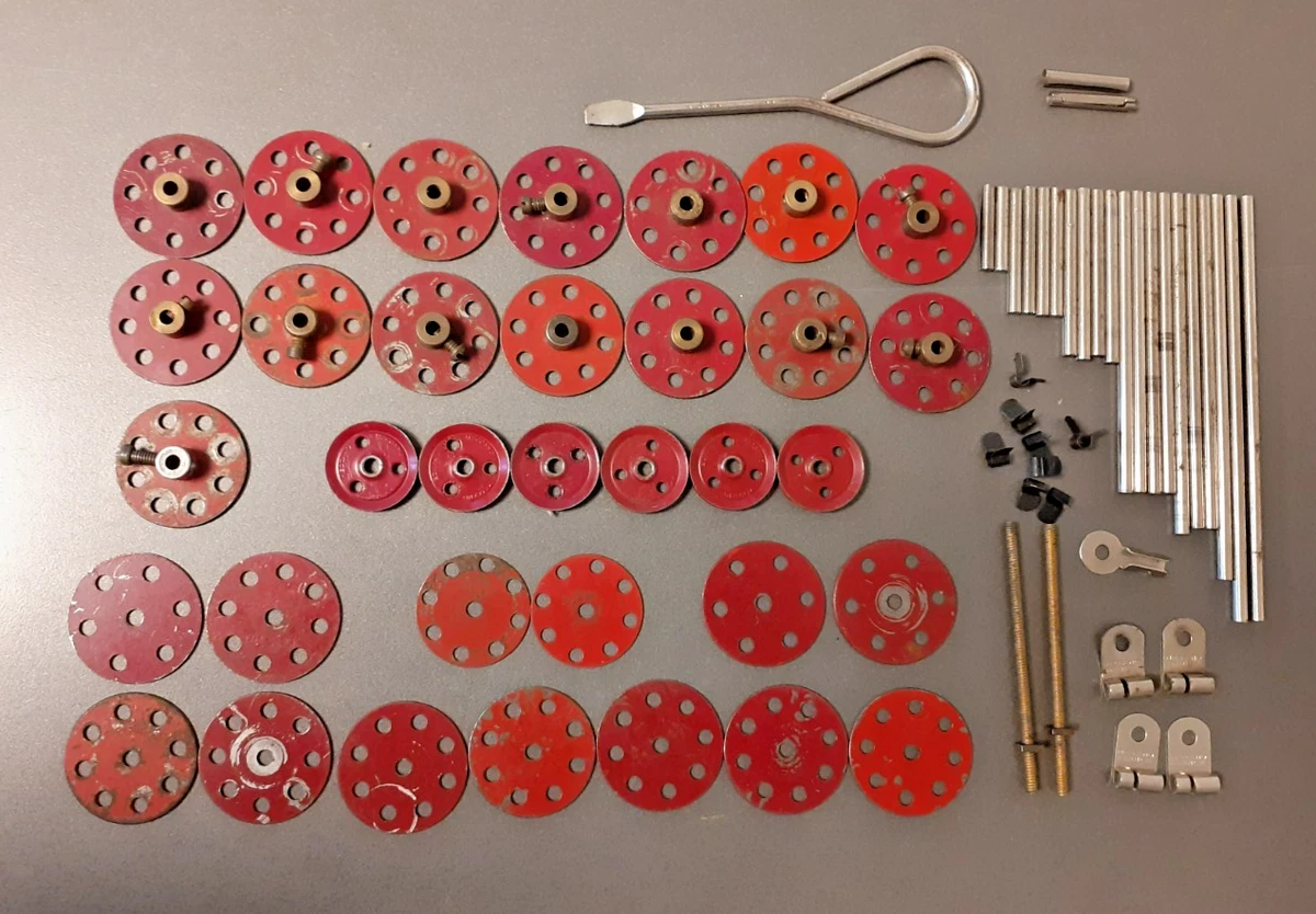 MECCANO ANCIEN LOT De Barres Et Tiges Métal. Boîtes Plastiques. Attaches Métal. EUR 65,00 - FR