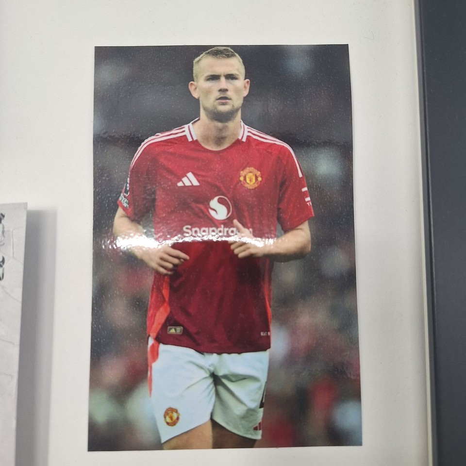 Captain's Armband Matthijs De Ligt Signed In Frame Manchester United ...