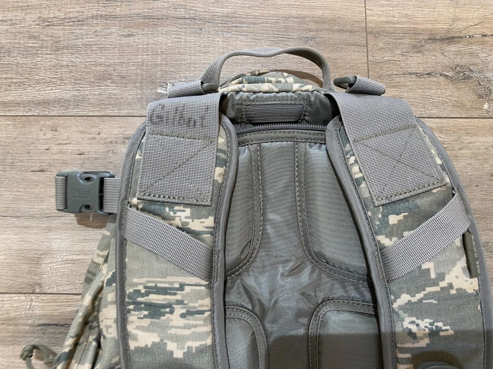 Mochila Camelbak Maximum Gear camuflaje digital sin vejiga Foto 4 de 4