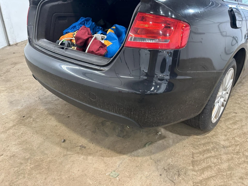 Used Rear Bumper Assembly Rear fits: 2011 Audi A4 Sdn w/o park assist Rear Grade Foto 4 de 4