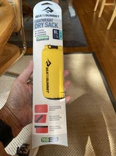 Sea to Summit Lightweight 8 L Dry Sack - Waterproof-yellow