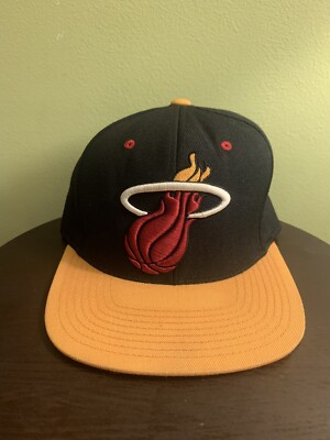 Miami Heat NBA Mitchell & Ness Two Tone Hi Crown Fitted Cap Hat Size 7
