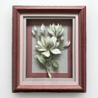 Vintage Schattenkasten dreidimensionales Magnolienbild signiert gerahmt 