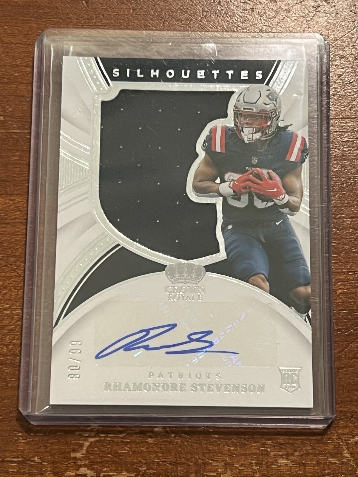 Rhamondre Stevenson Panini Chronicles Crown Royale Silhouette Memorabilia Autographs #CRSRST Base