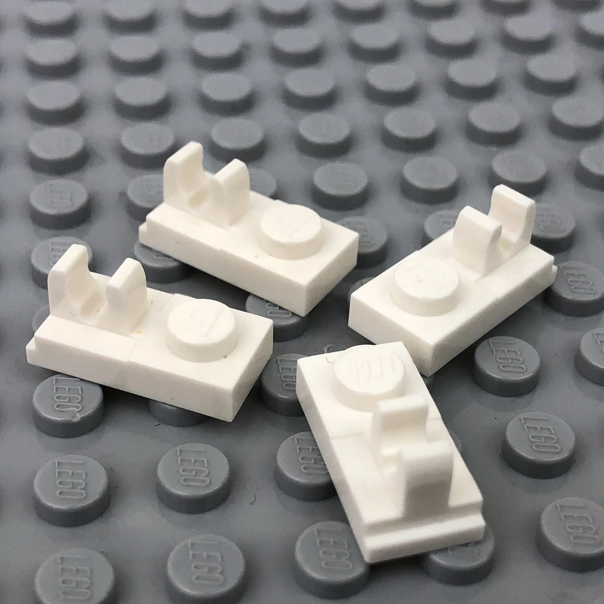 LEGO 92280 White Plate Modified 1 x 2 with Clip with Center Cut on Top x4